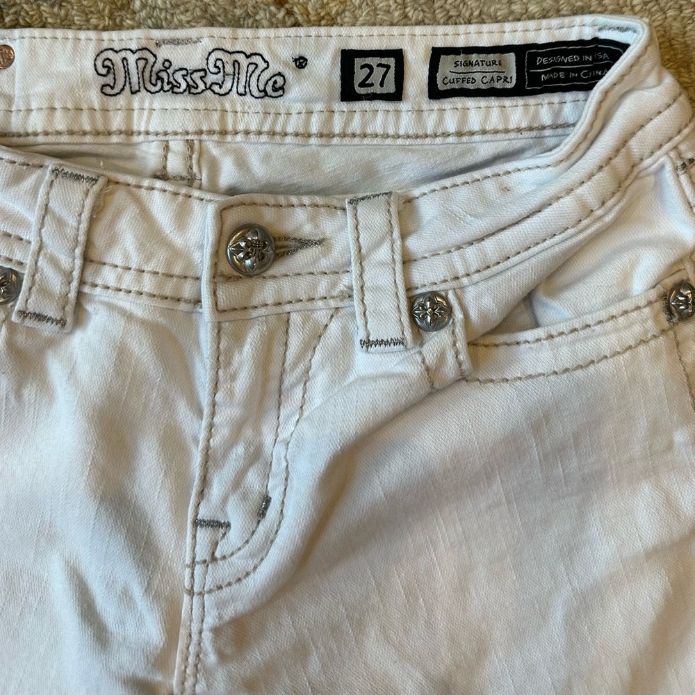 Miss Me size 27 cuffed capris - Picture 4 of 4